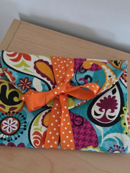 Colorful 9 Piece Bracelet Set with Green Polka Dot Organizer/jewelry Pouch - Picture 2 of 7